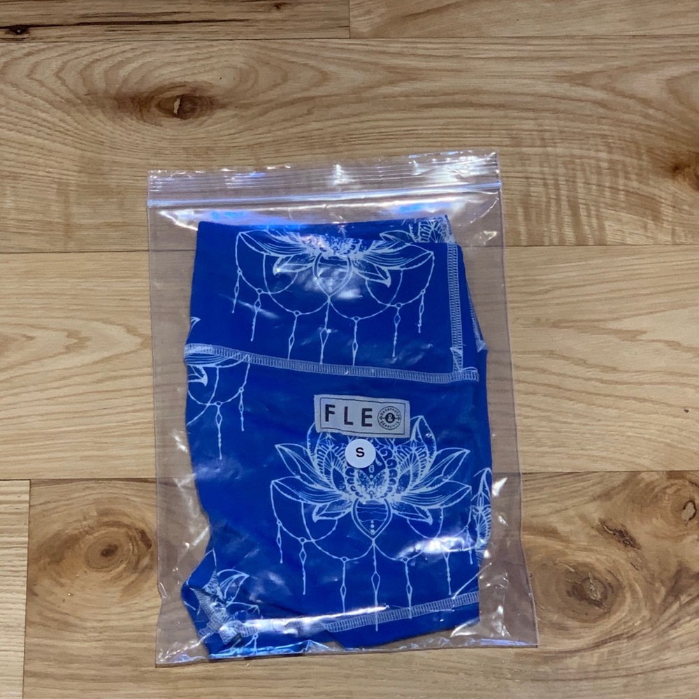 FLEO-DD Lotus Collab BRAND NEW (no tags/just bag)